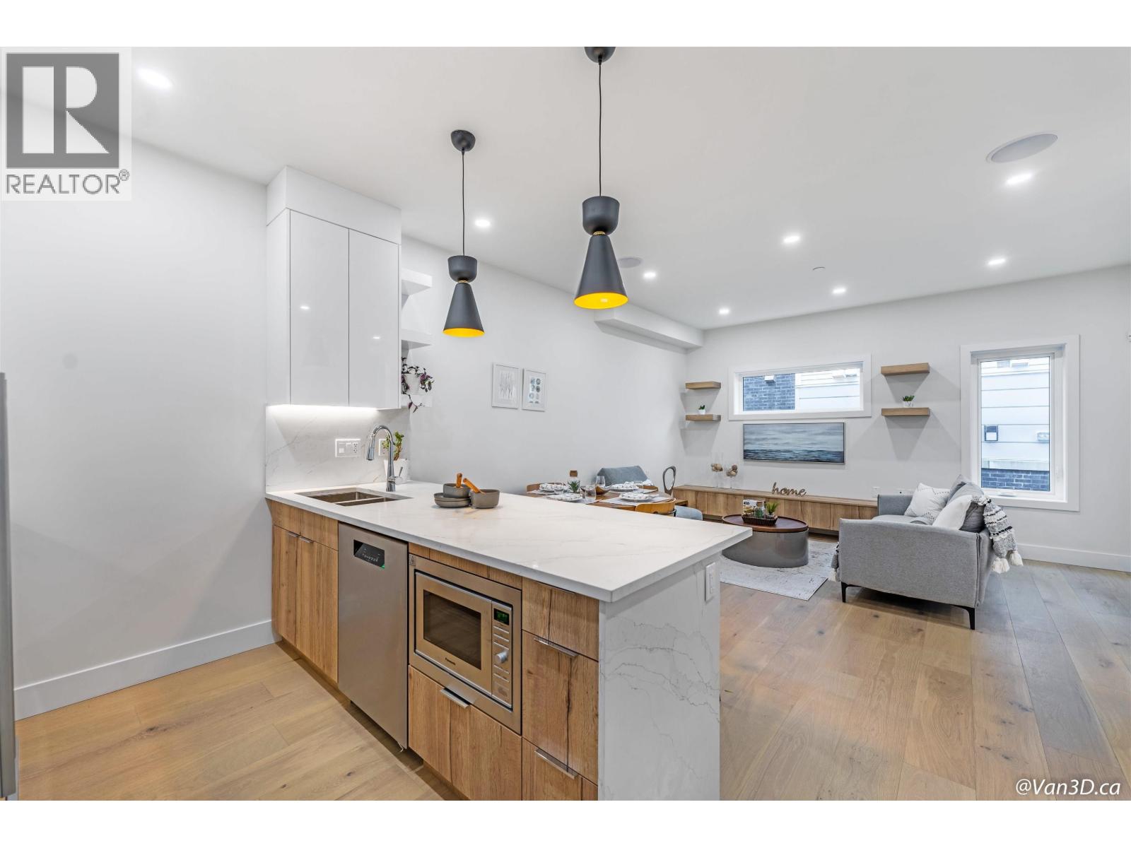 2 369 E 16th Avenue, Vancouver, British Columbia  V5T 2T7 - Photo 2 - R3119499