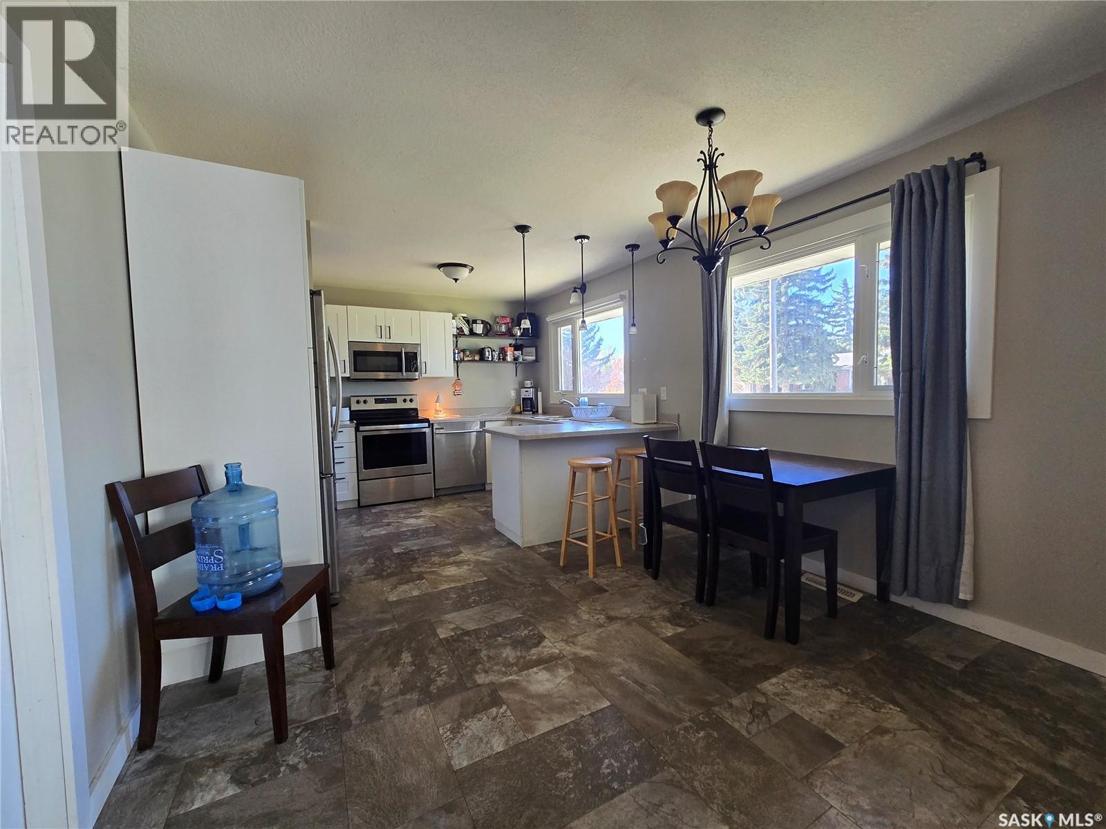 719 3rd Street E, Assiniboia, Saskatchewan  S0H 0B0 - Photo 15 - SK033665