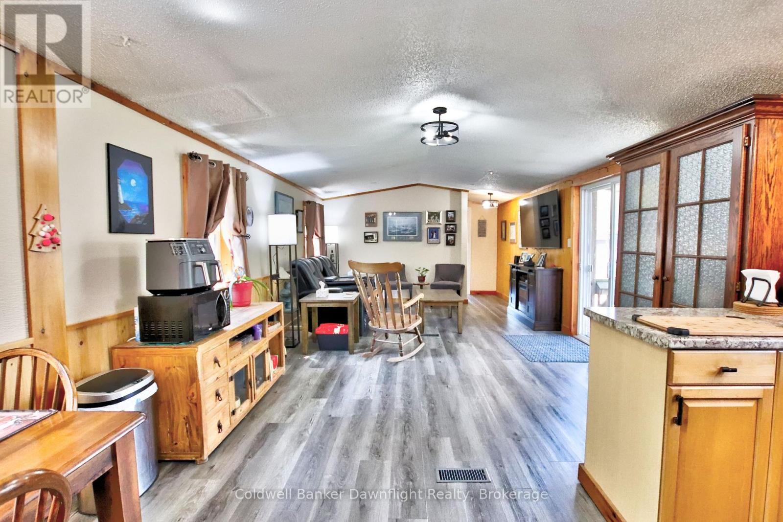 75049 Hensall Rd #8 Second Avenue, Huron East, Ontario  N0K 1W0 - Photo 7 - X13086398