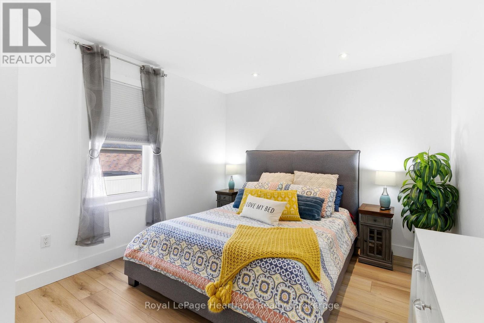 208 Ontario Street, Central Huron, Ontario  N0M 1L0 - Photo 16 - X13086520