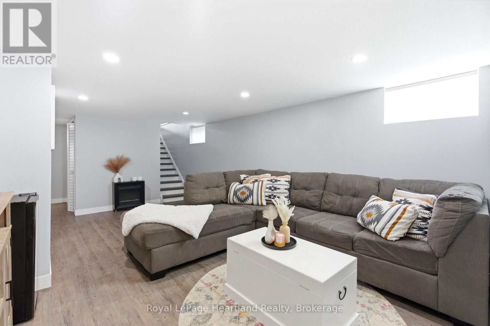 208 Ontario Street, Central Huron, Ontario  N0M 1L0 - Photo 22 - X13086520