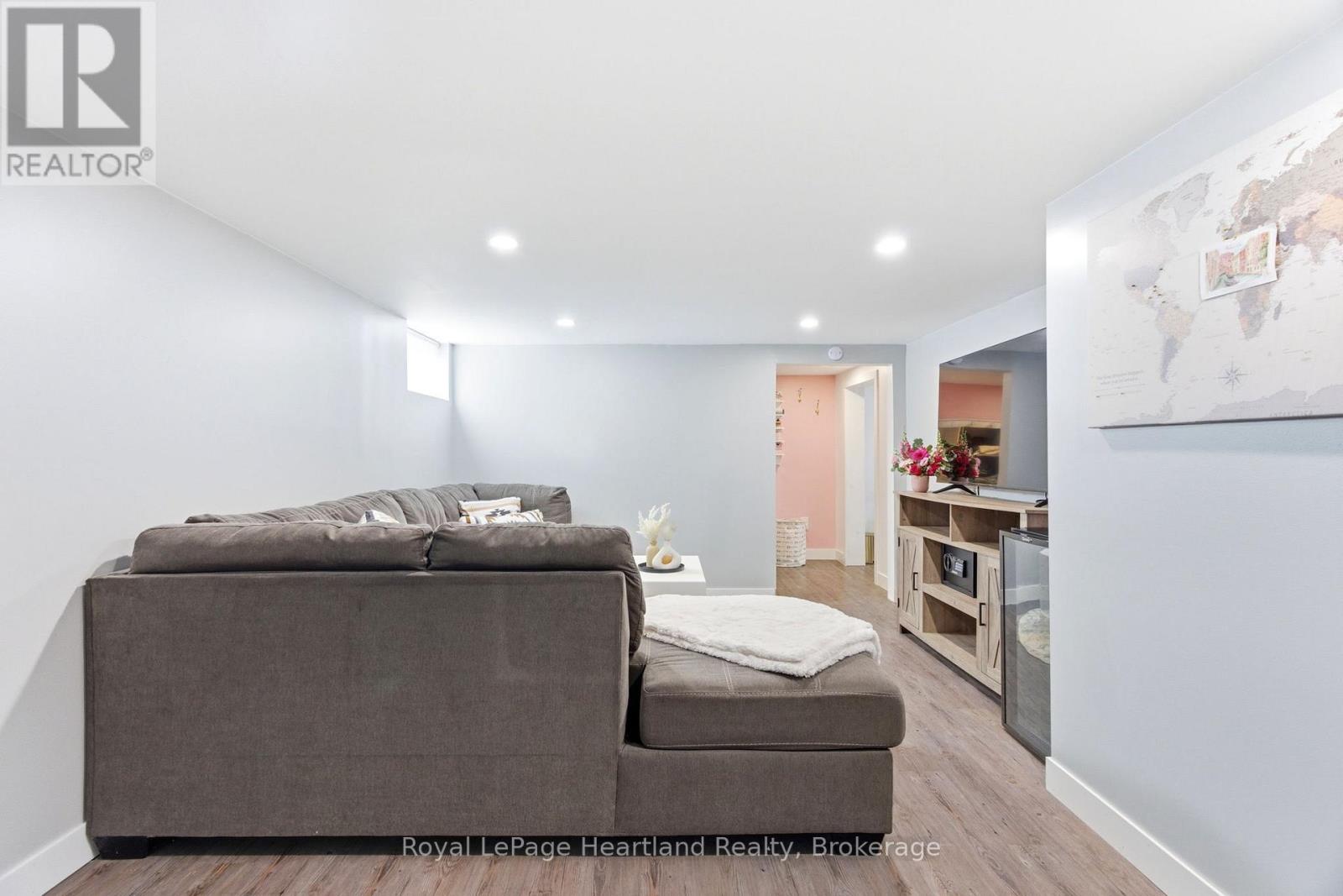 208 Ontario Street, Central Huron, Ontario  N0M 1L0 - Photo 23 - X13086520