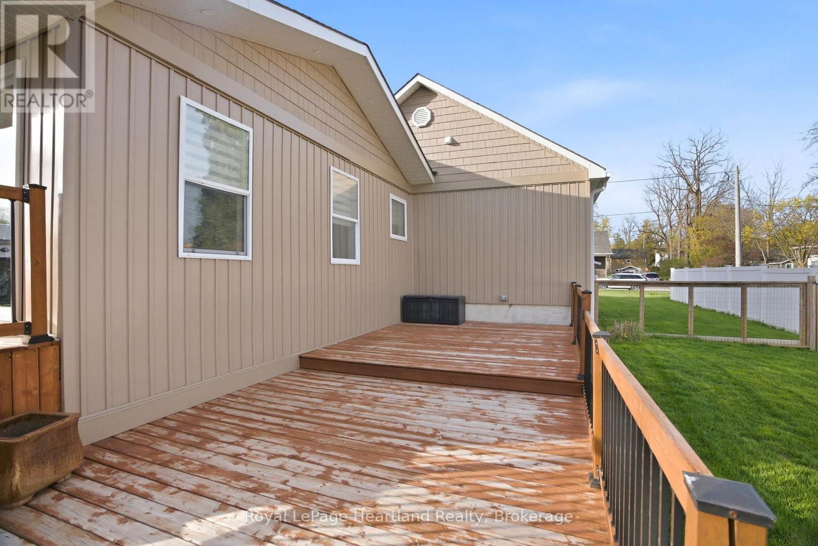 208 Ontario Street, Central Huron, Ontario  N0M 1L0 - Photo 32 - X13086520