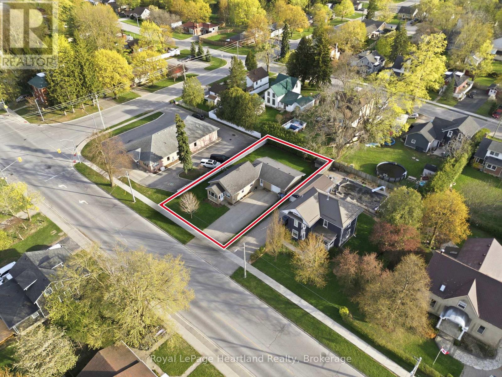 208 Ontario Street, Central Huron, Ontario  N0M 1L0 - Photo 38 - X13086520