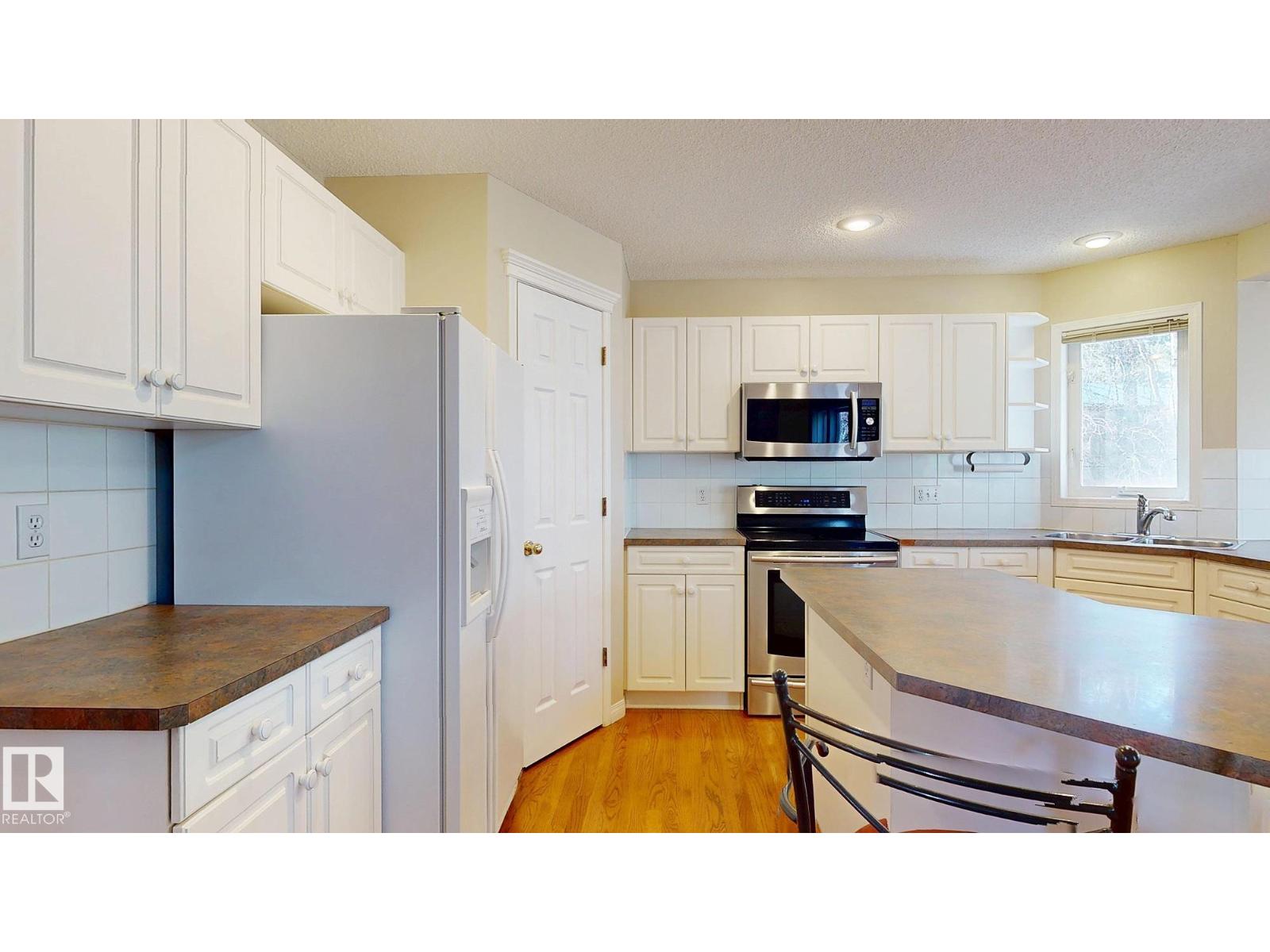 721 Butterworth Dr Nw, Edmonton, Alberta  T6R 2M7 - Photo 21 - E4485819