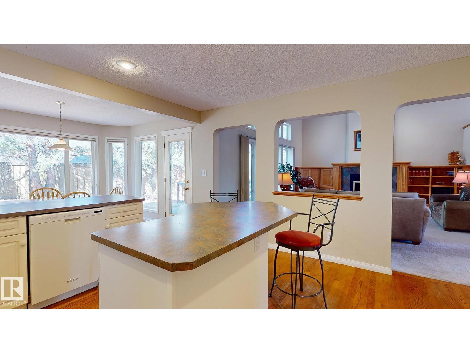 721 Butterworth Dr Nw, Edmonton, Alberta  T6R 2M7 - Photo 24 - E4485819