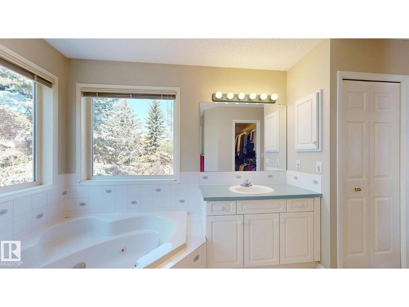 721 Butterworth Dr Nw, Edmonton, Alberta  T6R 2M7 - Photo 41 - E4485819