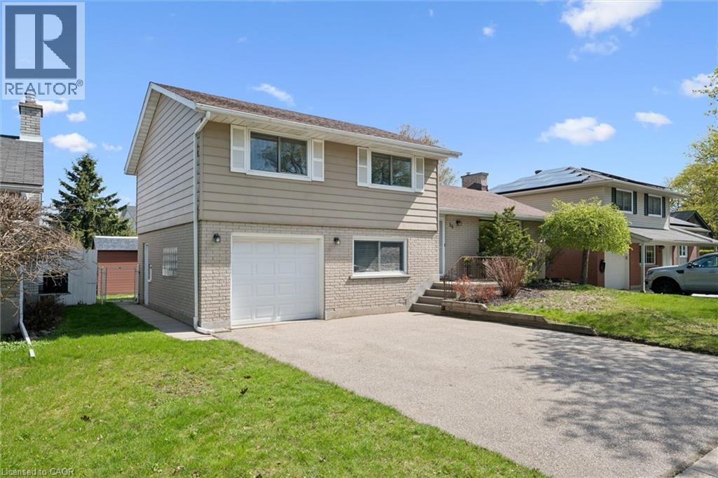 39 CHARLOTTE Crescent, Kitchener, Ontario