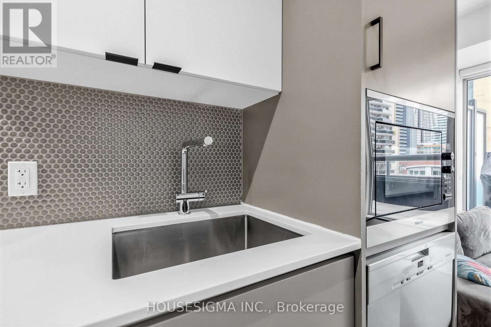 310 - 11 Lillian Street, Toronto, Ontario  M4S 2H7 - Photo 17 - C13086312