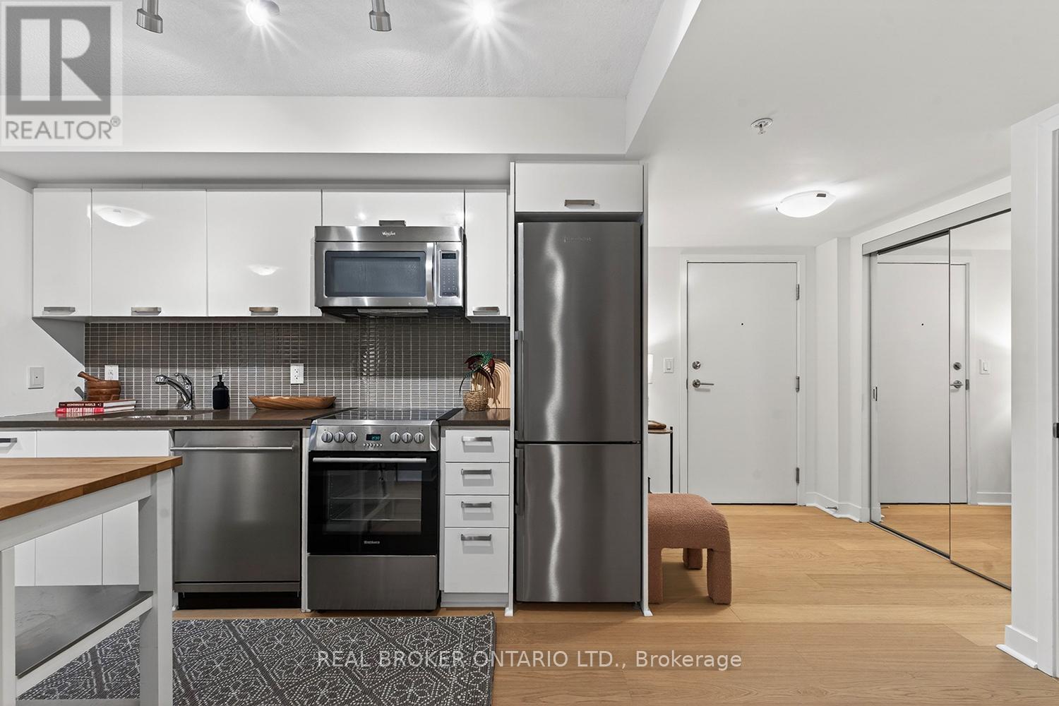 306 - 295 Adelaide Street W, Toronto, Ontario  M5V 0L4 - Photo 3 - C13086582