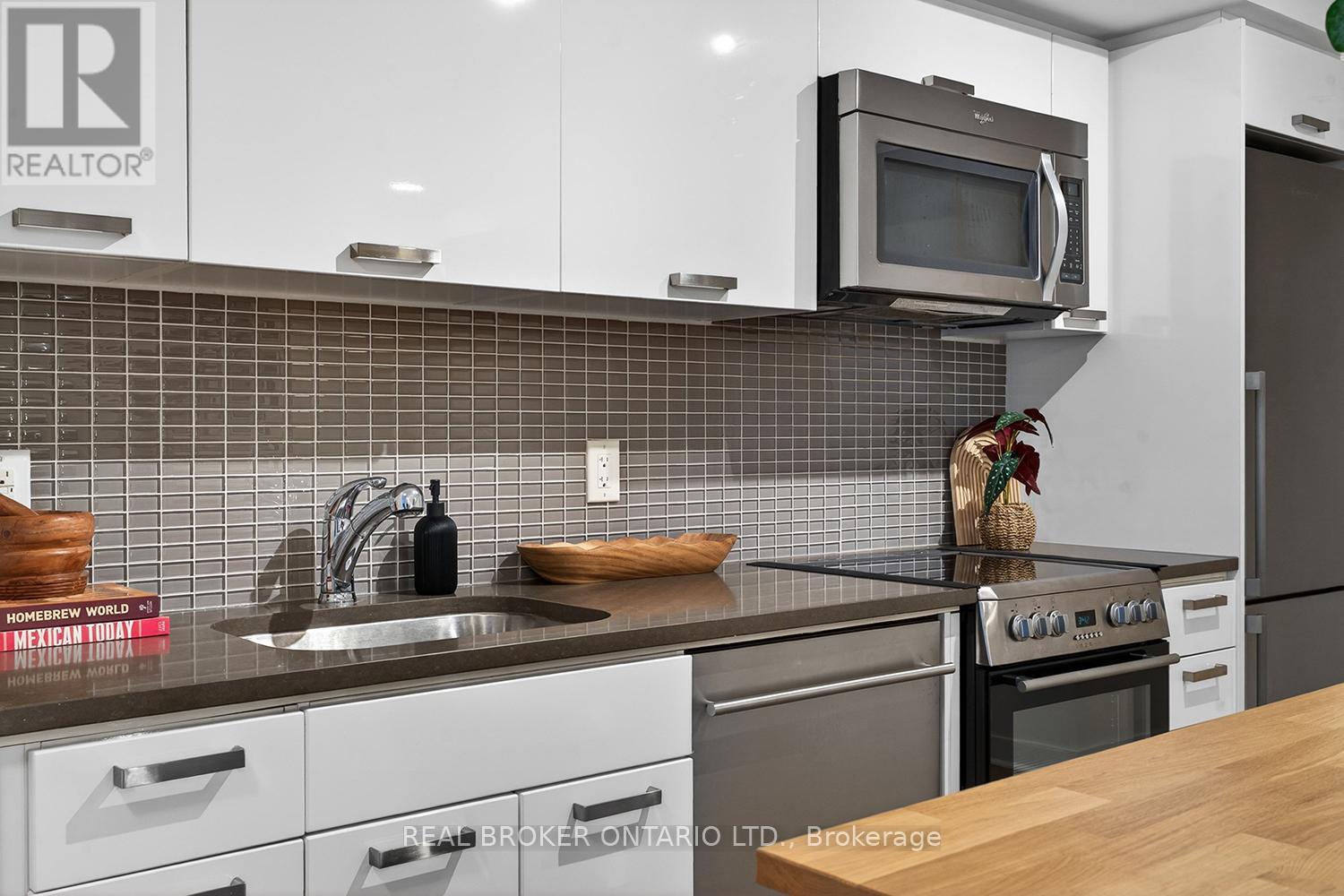 306 - 295 Adelaide Street W, Toronto, Ontario  M5V 0L4 - Photo 8 - C13086582