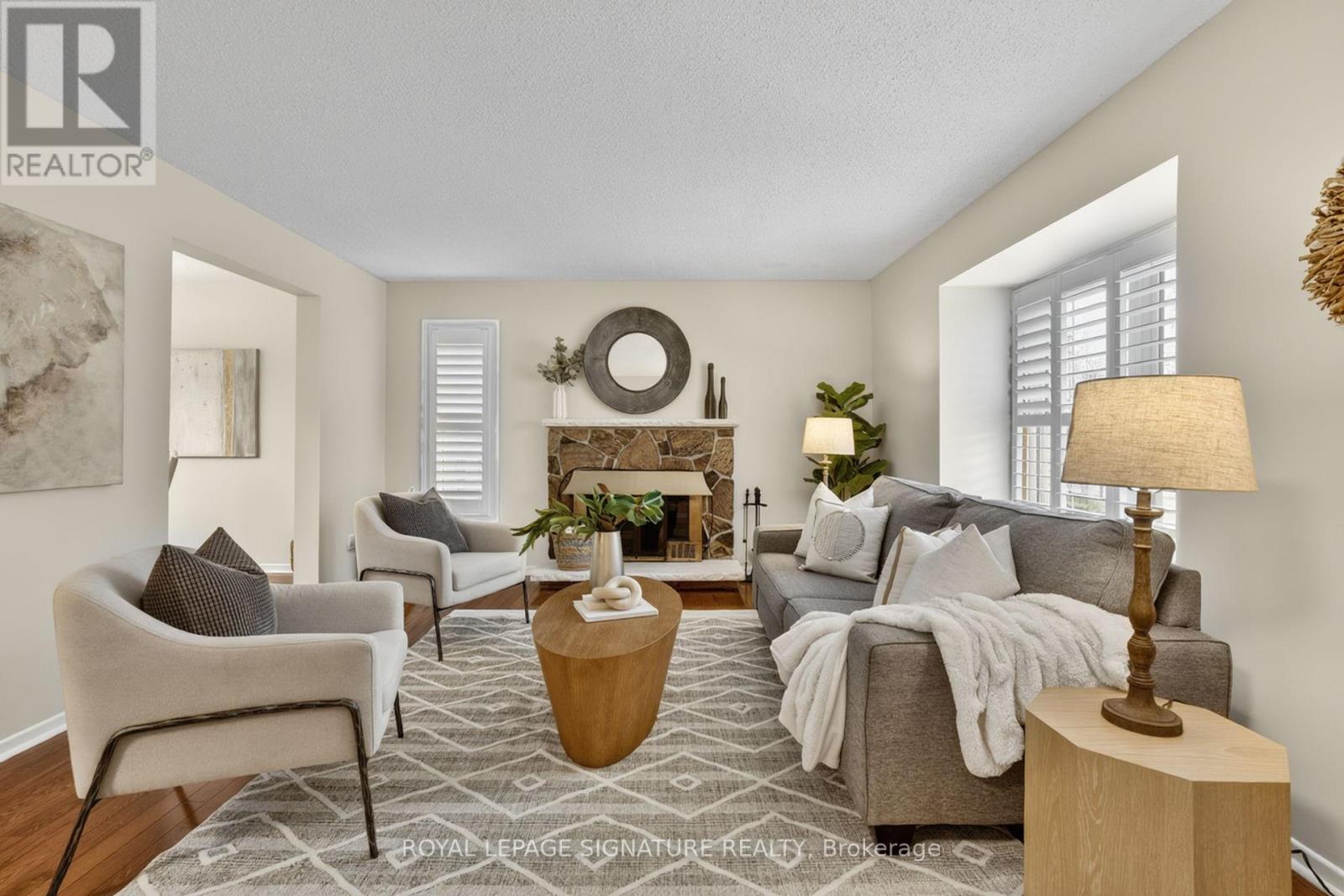 1217 Canborough Crescent, Pickering (Liverpool), Ontario  L1V 3H4 - Photo 4 - E13086264