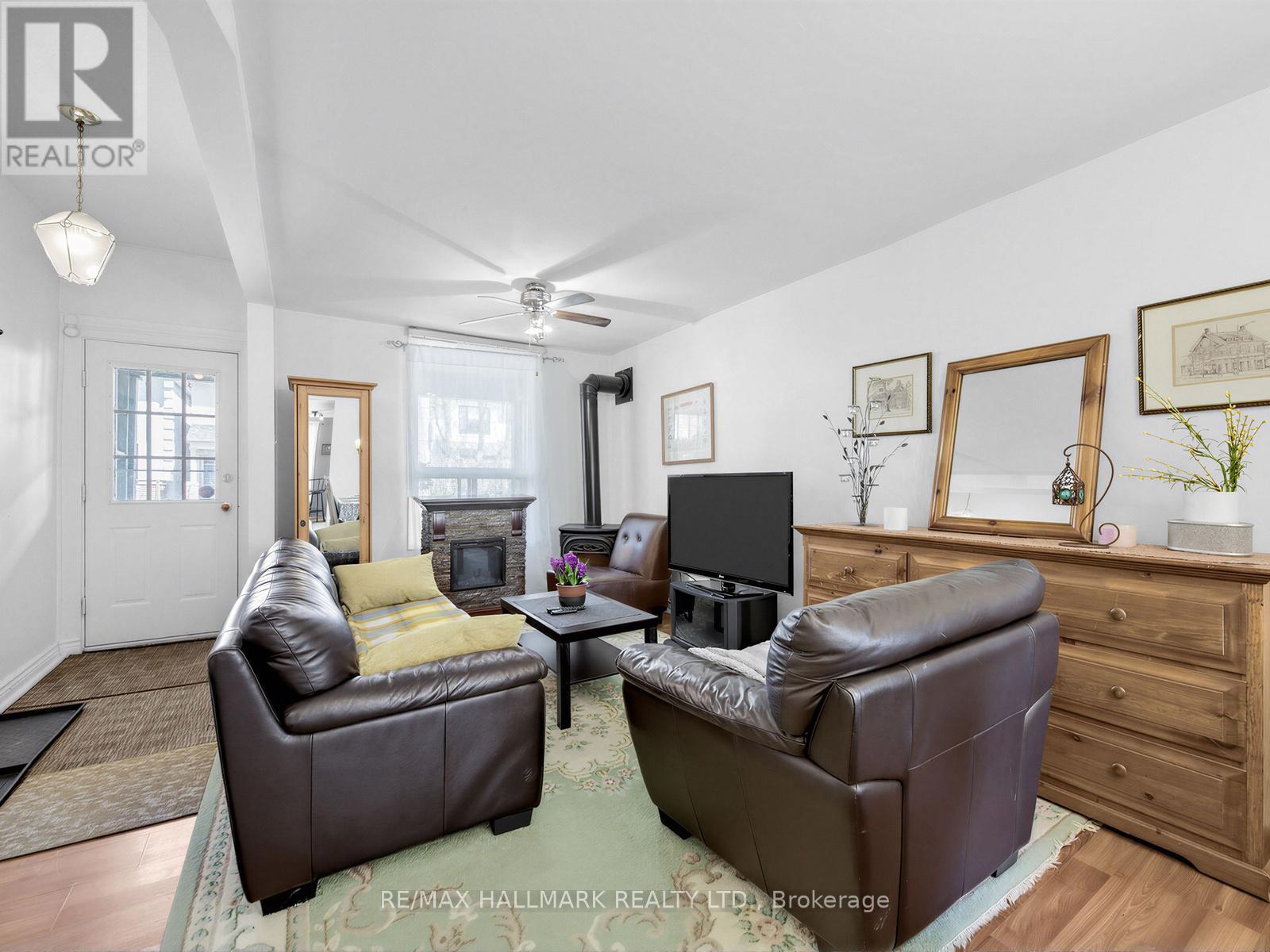 82 Muriel Avenue, Toronto, Ontario  M4J 2Y4 - Photo 6 - E13086464