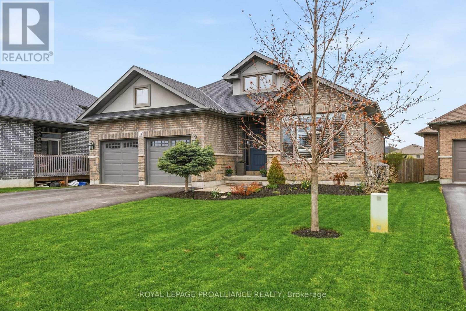 18 TRINITY COURT, Belleville, Ontario