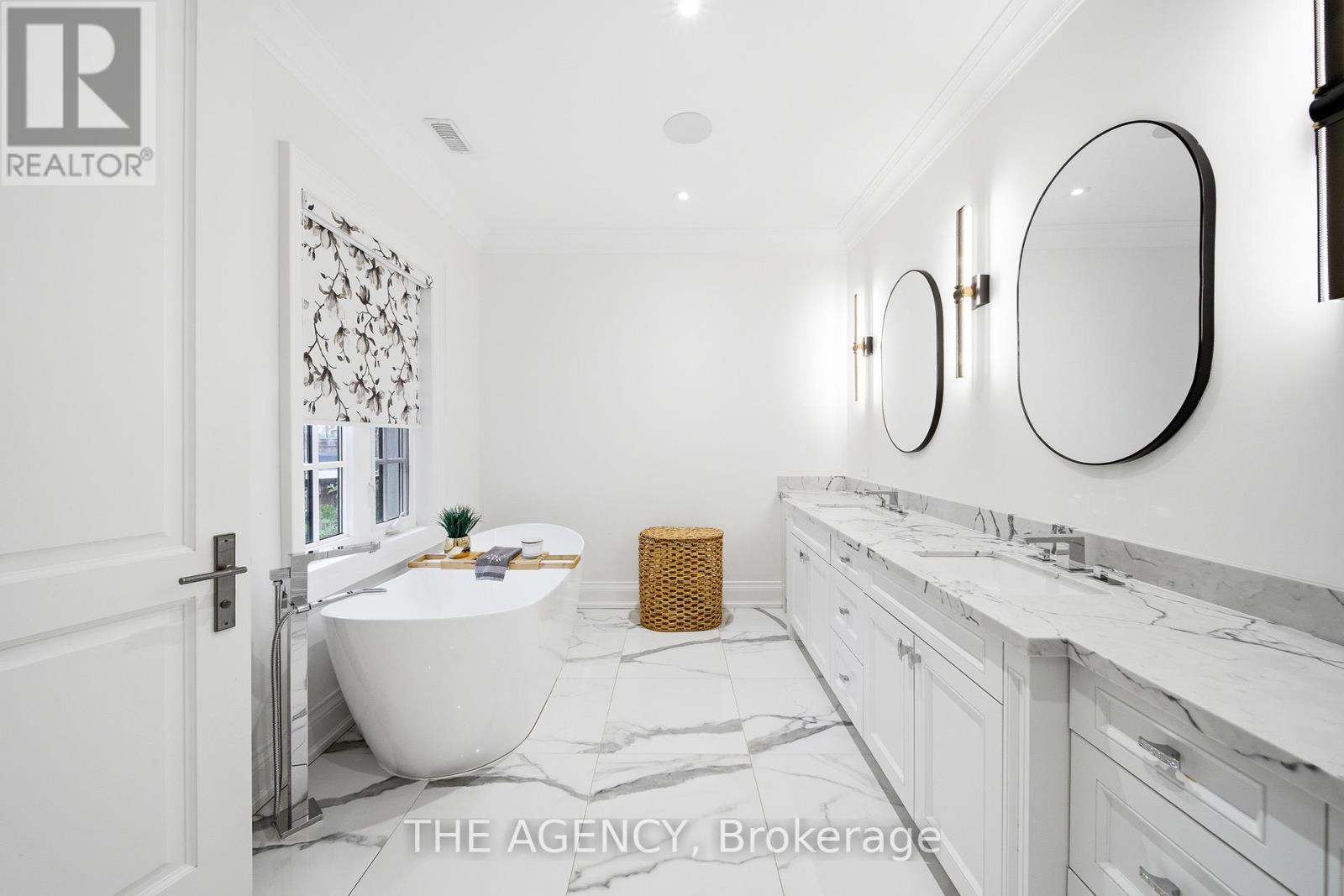 8 Bayview Park Lane, Richmond Hill, Ontario  L4E 3G1 - Photo 19 - N13086334