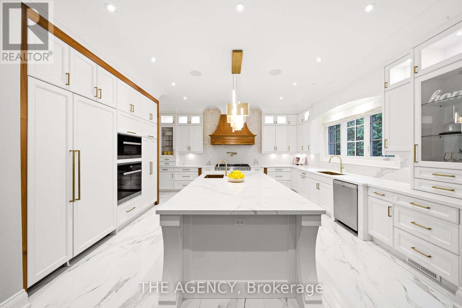 8 Bayview Park Lane, Richmond Hill, Ontario  L4E 3G1 - Photo 7 - N13086334