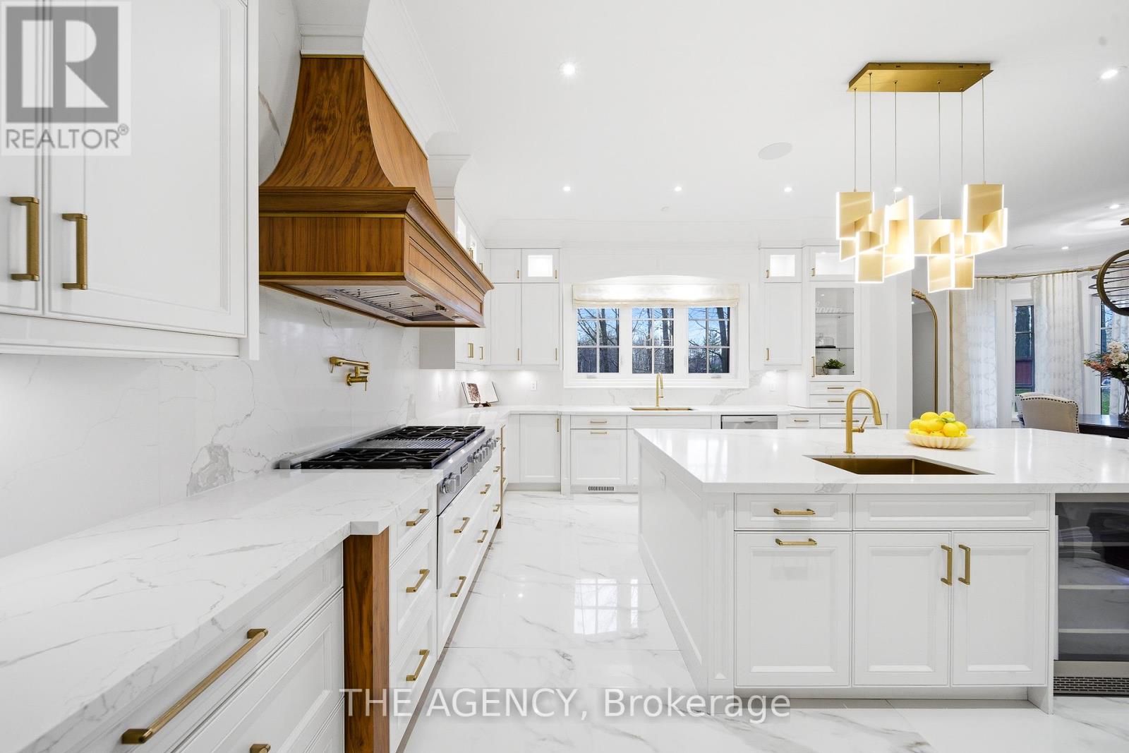 8 Bayview Park Lane, Richmond Hill, Ontario  L4E 3G1 - Photo 8 - N13086334