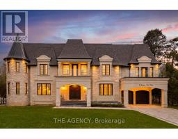 8 BAYVIEW PARK LANE, Richmond Hill, Ontario