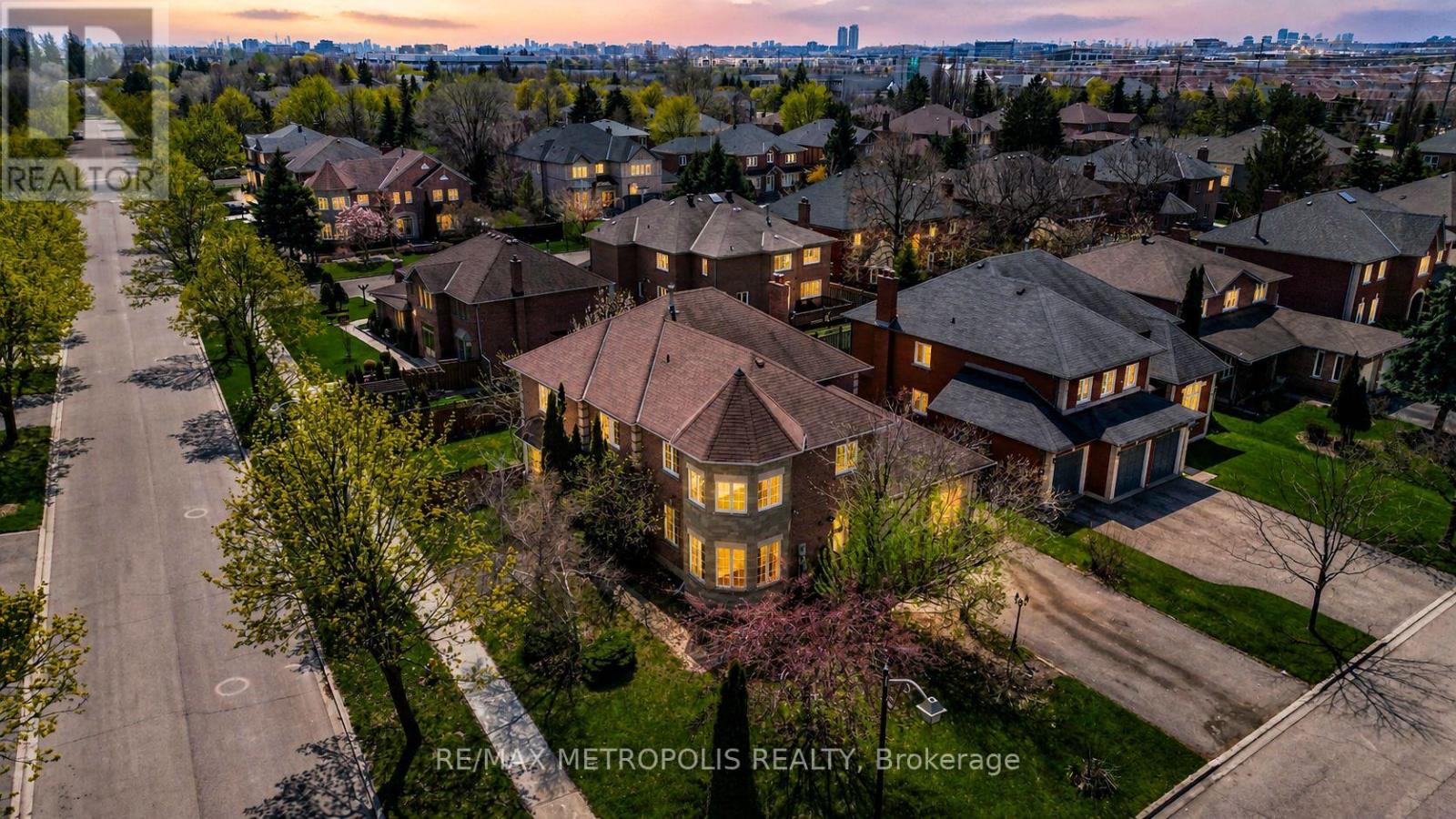 2 SCHOONER COURT, Markham, Ontario