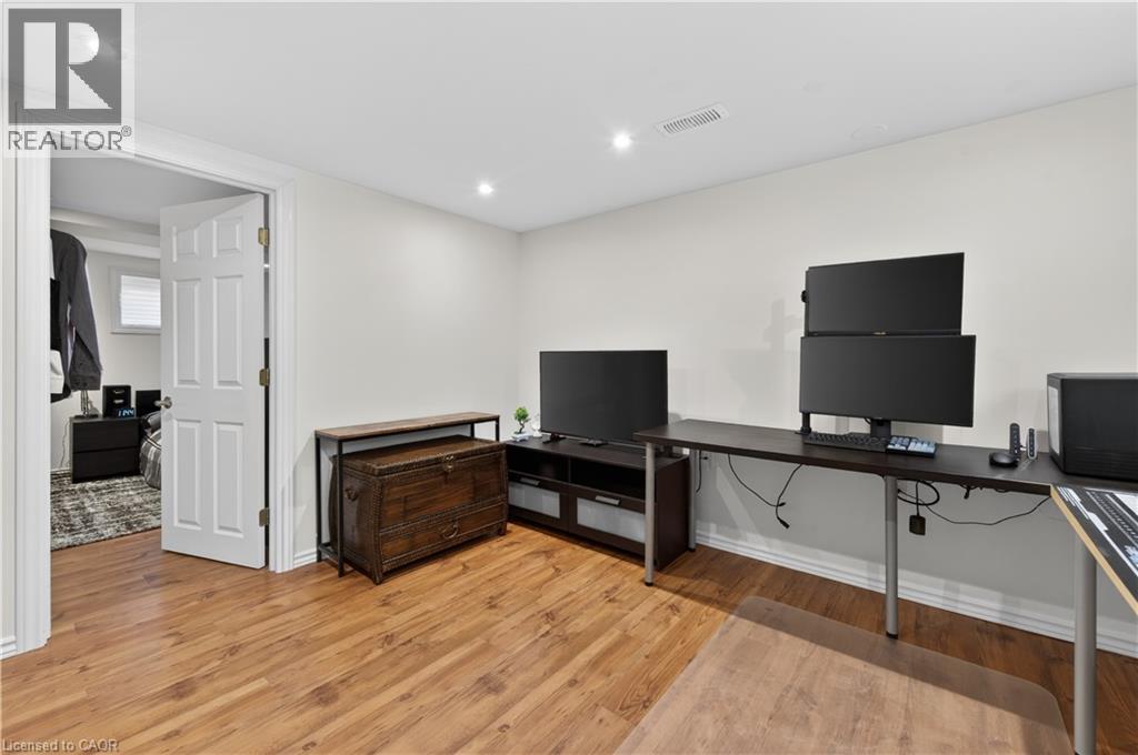 5 Janis Court, Dundas, Ontario  L9H 1S8 - Photo 28 - 40827348