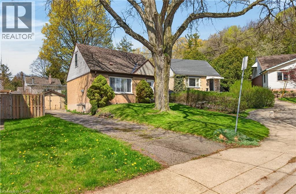 5 Janis Court, Dundas, Ontario  L9H 1S8 - Photo 3 - 40827348