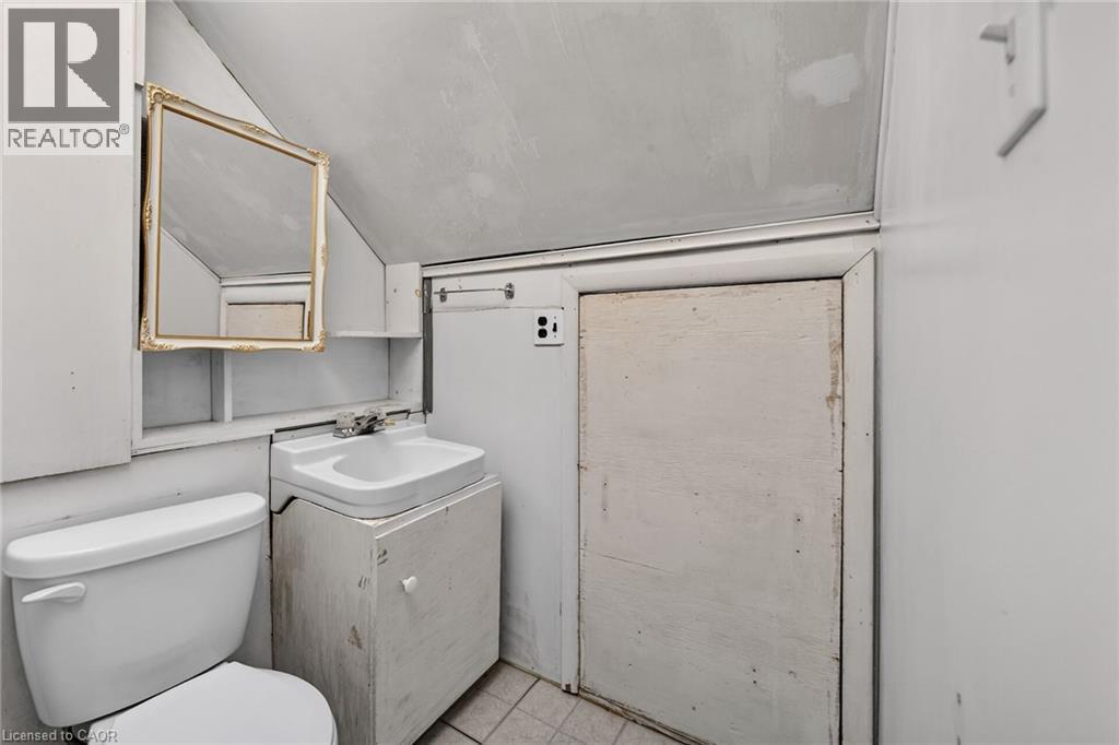 227 West 19th Street, Hamilton, Ontario  L9C 4J3 - Photo 22 - 40826645