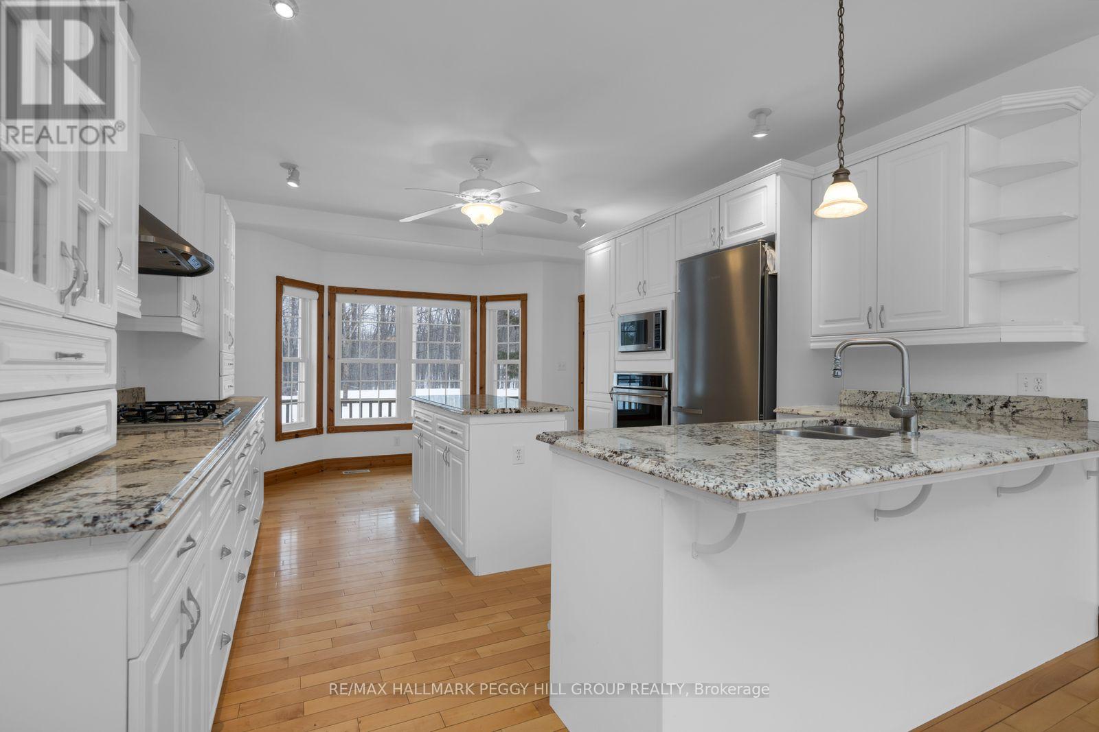 18 Trillium Trail, Oro-Medonte, Ontario  L0K 1E0 - Photo 5 - S13086554