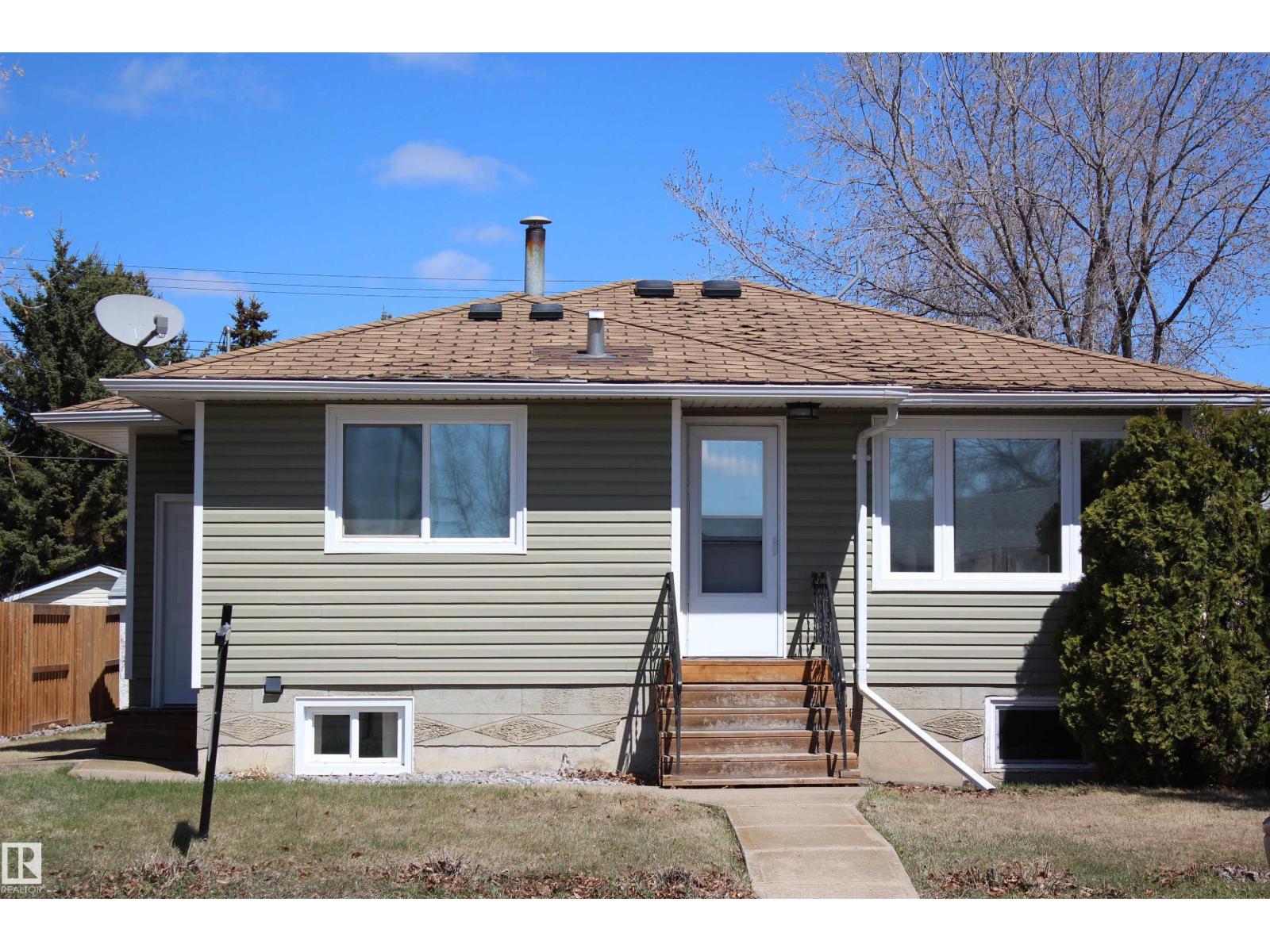 5028 51 Av, Mundare, Alberta  T0B 3H0 - Photo 1 - E4483560