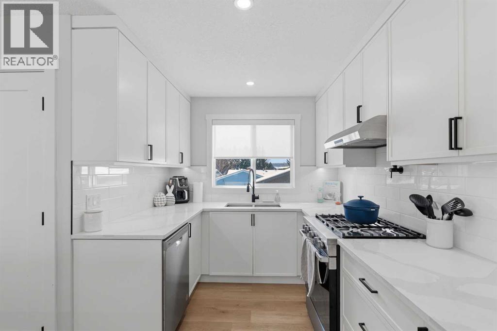 7107 54 Avenue NW, Calgary, Alberta  T3B 3P5 - Photo 12 - A2298706