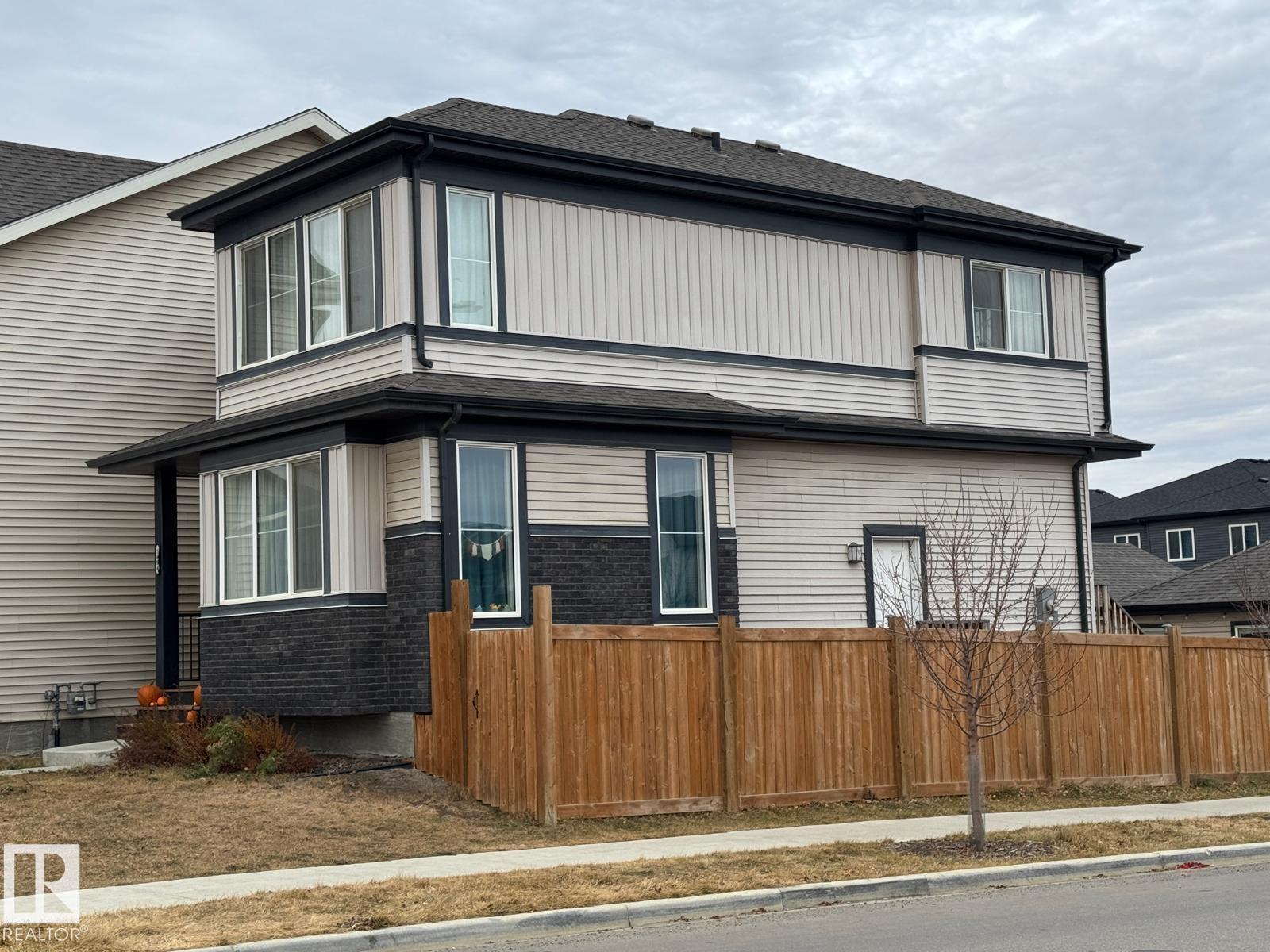 1404 Podersky Li Sw, Edmonton, Alberta  T6W 4W4 - Photo 2 - E4485821