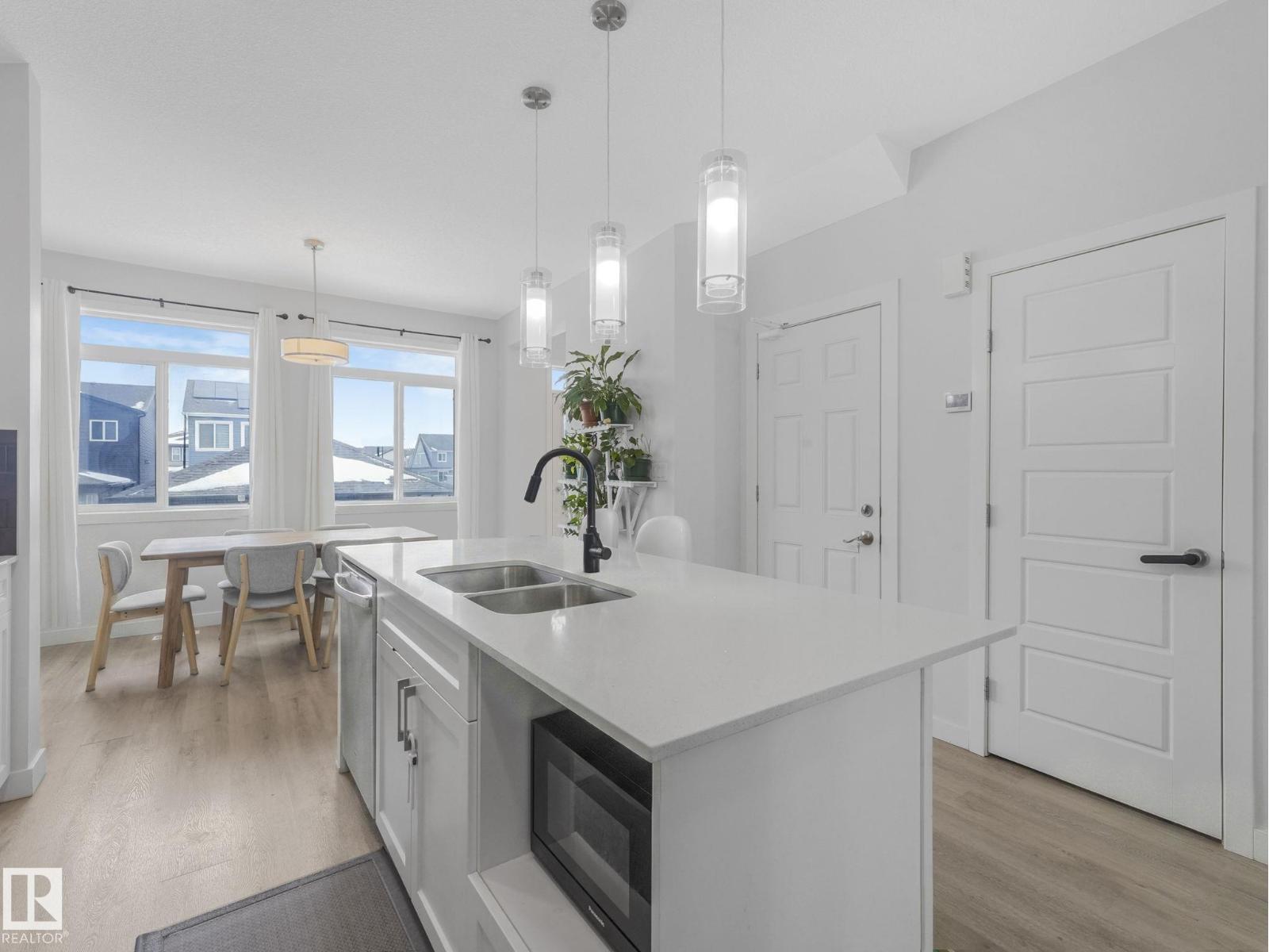 1404 Podersky Li Sw, Edmonton, Alberta  T6W 4W4 - Photo 3 - E4485821