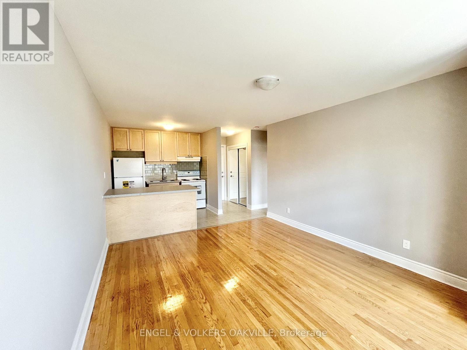 10 - 80 Twenty Fifth Street, Toronto, Ontario  M8V 3P9 - Photo 2 - W13086278
