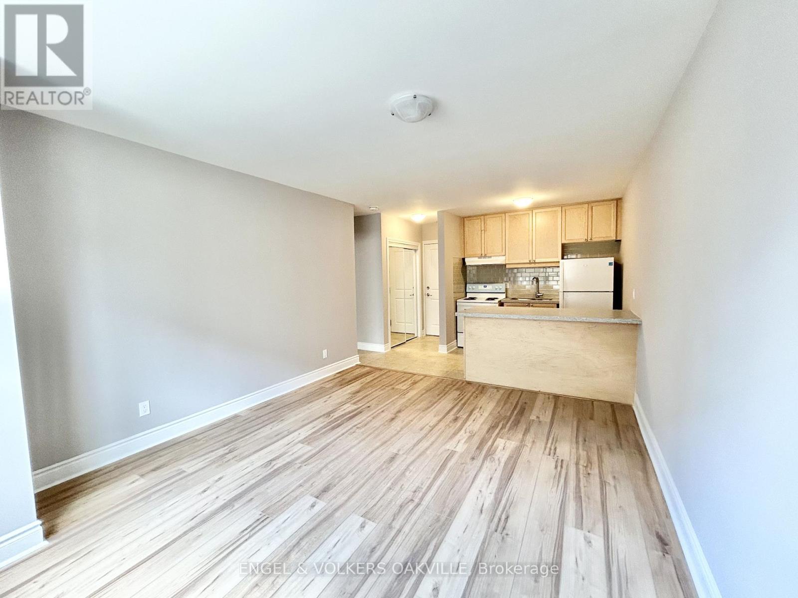 4 - 100 Twenty Fifth Street, Toronto, Ontario  M8V 3P9 - Photo 3 - W13086282
