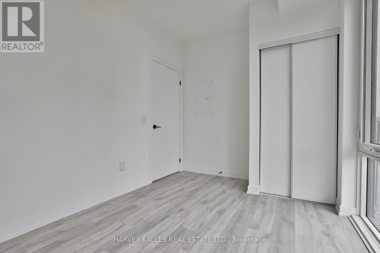 535 - 215 Lakeshore Road W, Mississauga (Port Credit), Ontario  L5H 1G5 - Photo 12 - W13086338