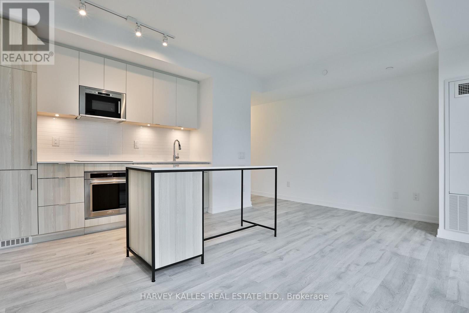 535 - 215 Lakeshore Road W, Mississauga (Port Credit), Ontario  L5H 1G5 - Photo 5 - W13086338
