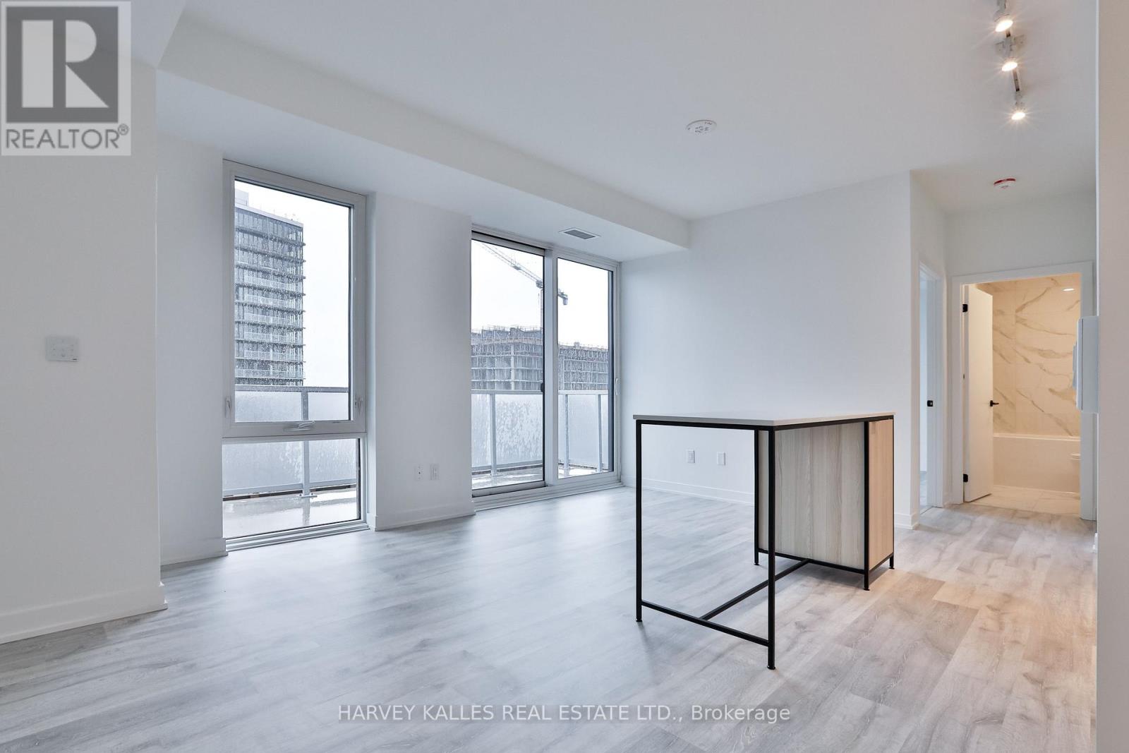 535 - 215 Lakeshore Road W, Mississauga (Port Credit), Ontario  L5H 1G5 - Photo 9 - W13086338