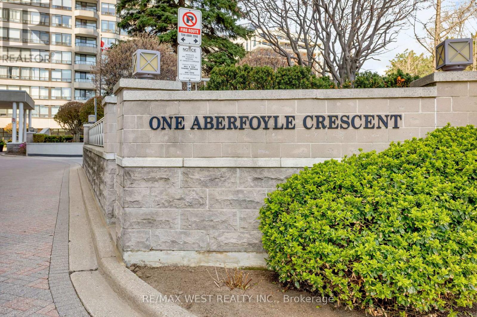 411 - 1 Aberfoyle Crescent, Toronto, Ontario  M8X 2X8 - Photo 2 - W13086342