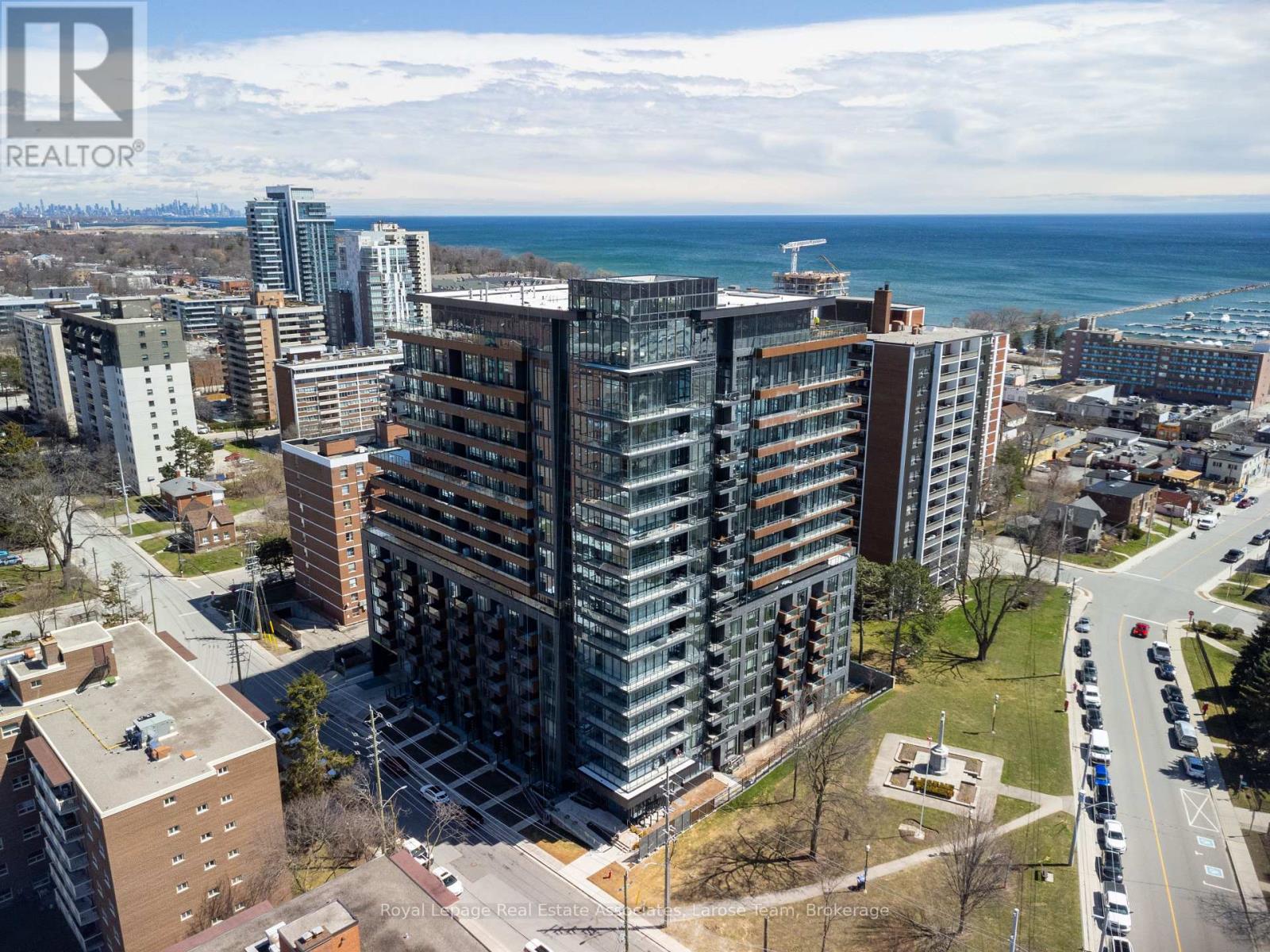 1008 - 21 PARK STREET E, Mississauga, Ontario
