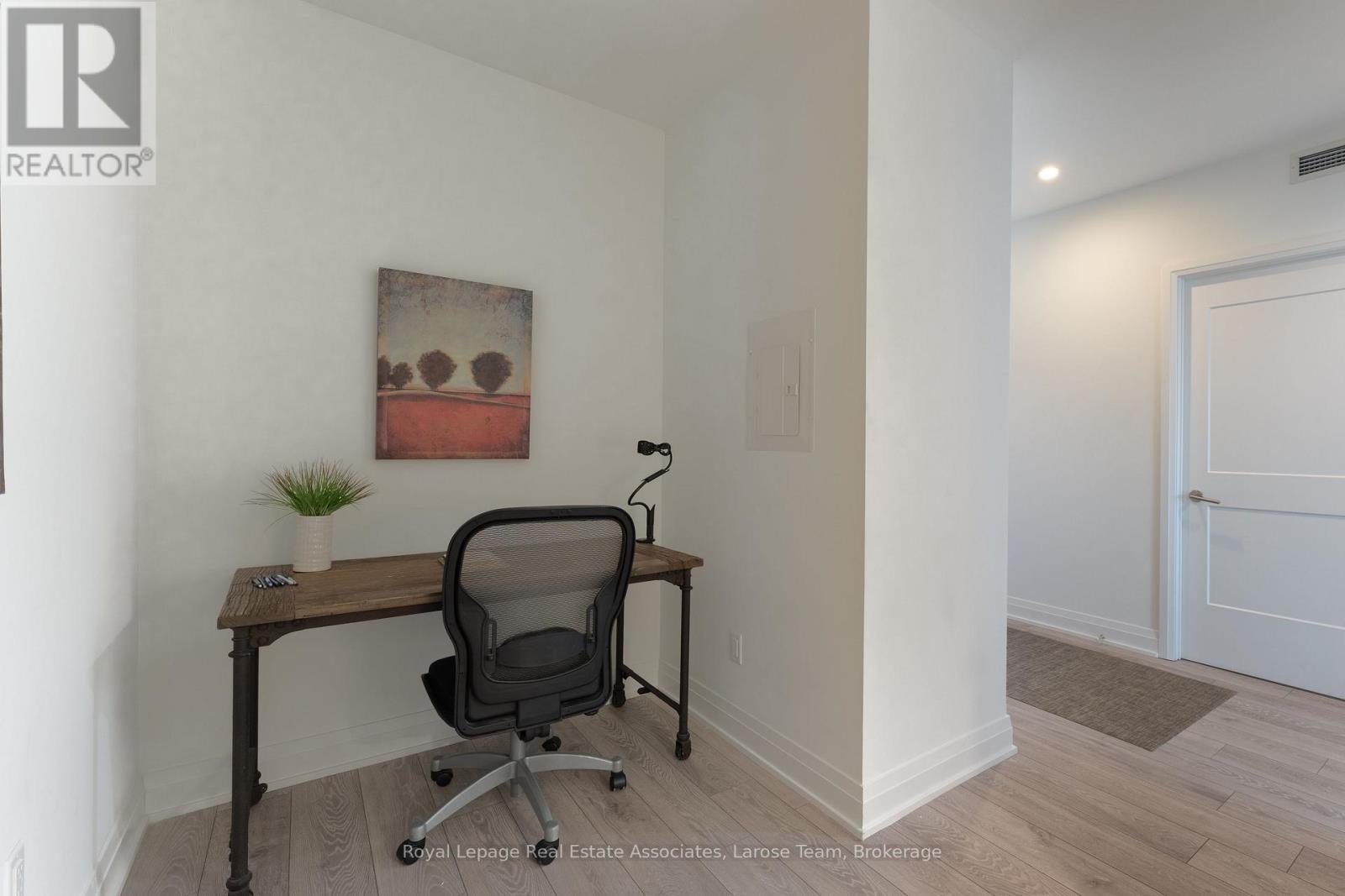 1008 - 21 Park Street E, Mississauga, Ontario  L5G 1L7 - Photo 9 - W13086364