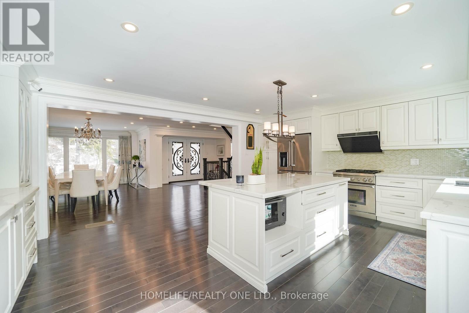 31 Bearwood Drive, Toronto, Ontario  M9A 4G5 - Photo 9 - W13086374