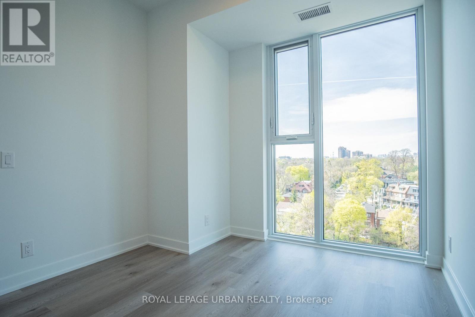 1660 Bloor Street W, Toronto, Ontario  M6P 1B1 - Photo 10 - W13086484