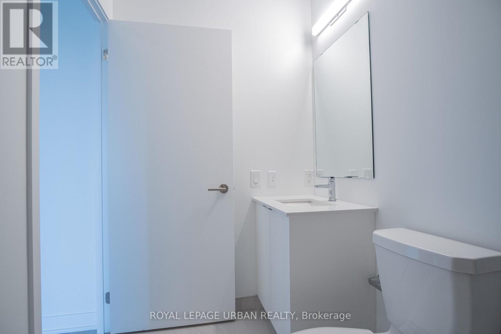 1660 Bloor Street W, Toronto, Ontario  M6P 1B1 - Photo 14 - W13086484