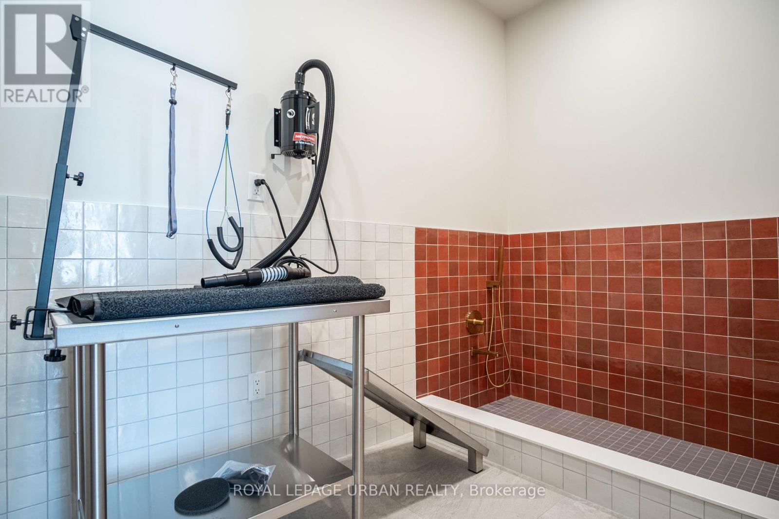 1660 Bloor Street W, Toronto, Ontario  M6P 1B1 - Photo 19 - W13086484