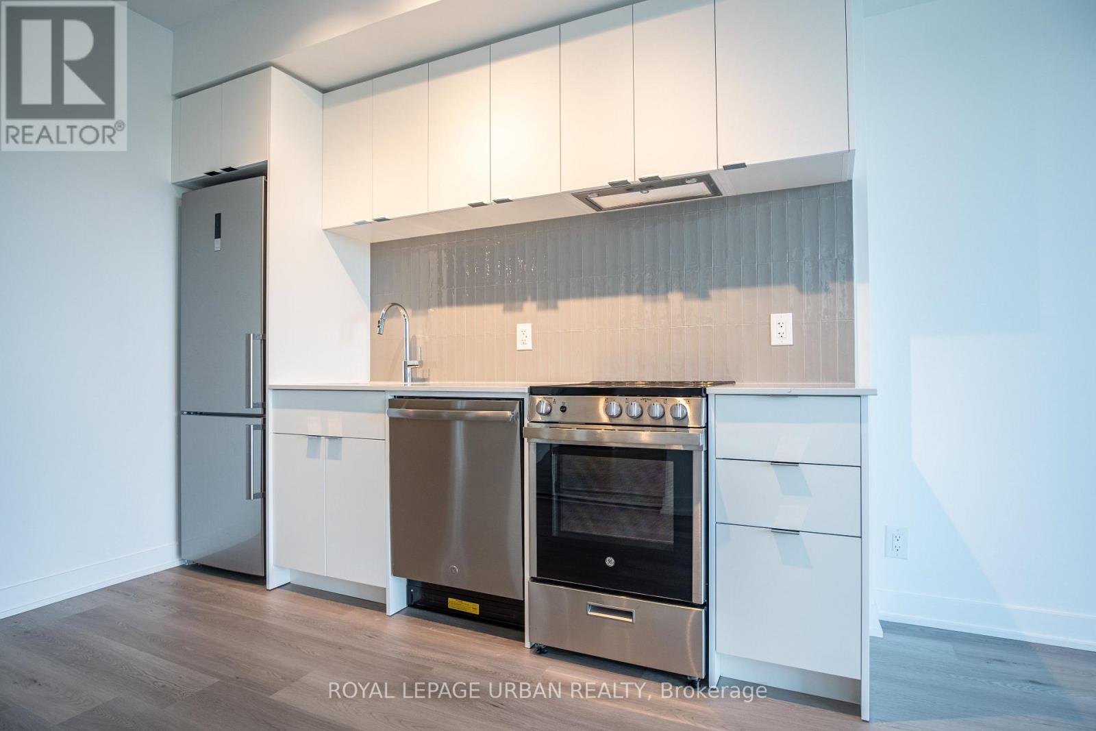 1660 Bloor Street W, Toronto, Ontario  M6P 1B1 - Photo 5 - W13086484