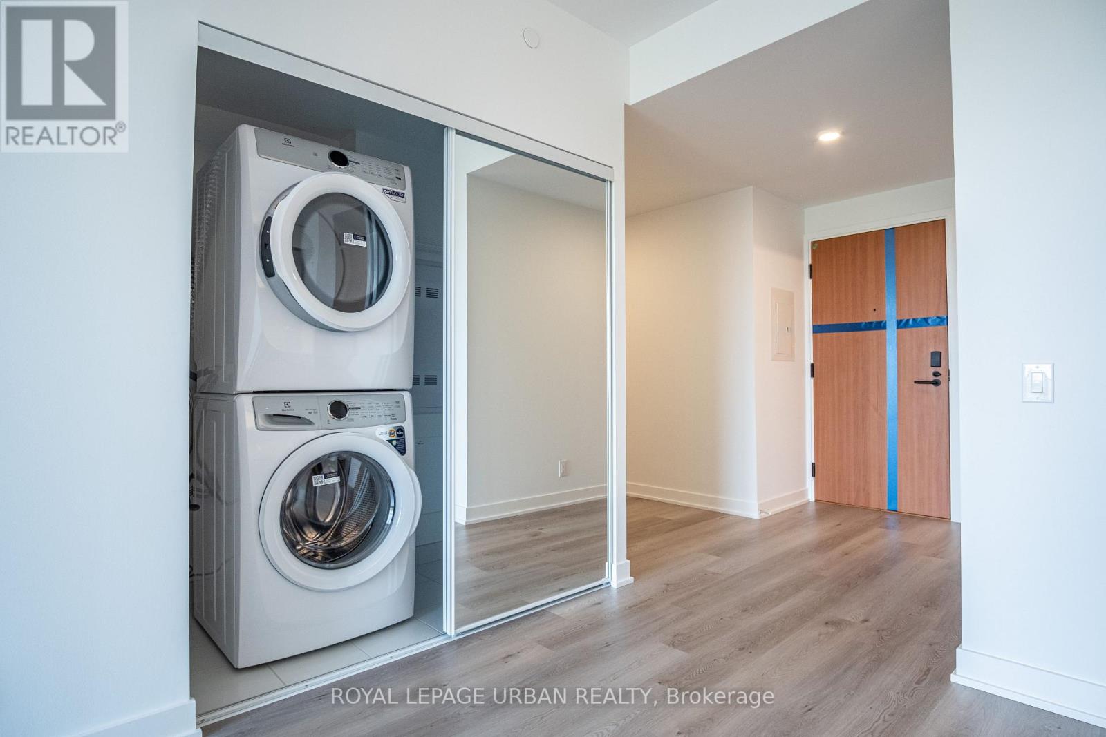1660 Bloor Street W, Toronto, Ontario  M6P 1B1 - Photo 6 - W13086484
