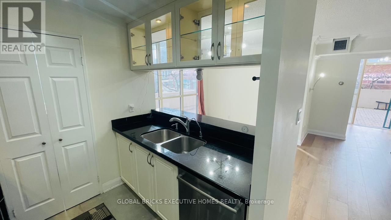 204 - 265 Enfield Place, Mississauga, Ontario  L5B 3Y7 - Photo 4 - W13086496