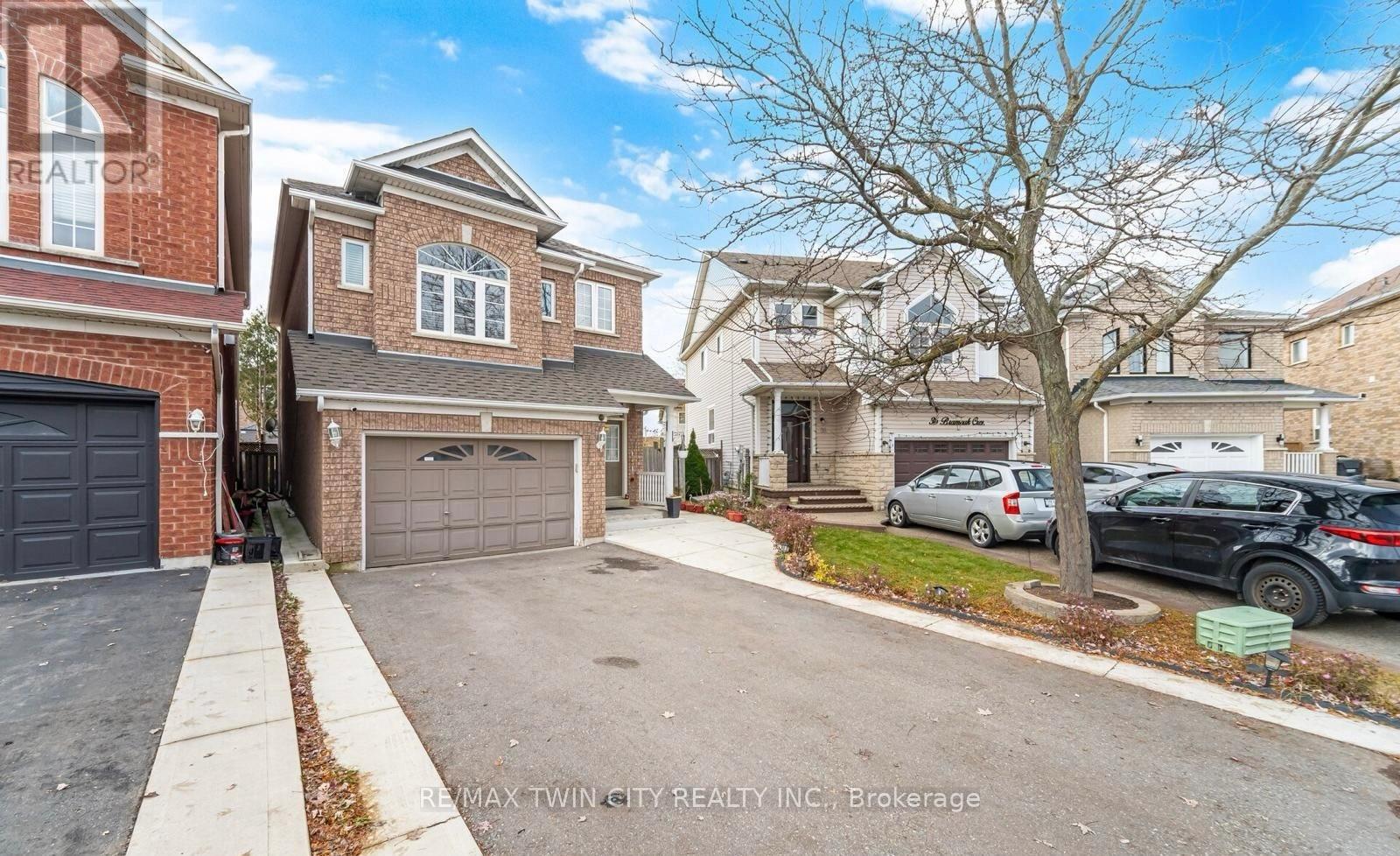34 Bramoak Crescent, Brampton, Ontario  L7A 1T6 - Photo 2 - W13086522