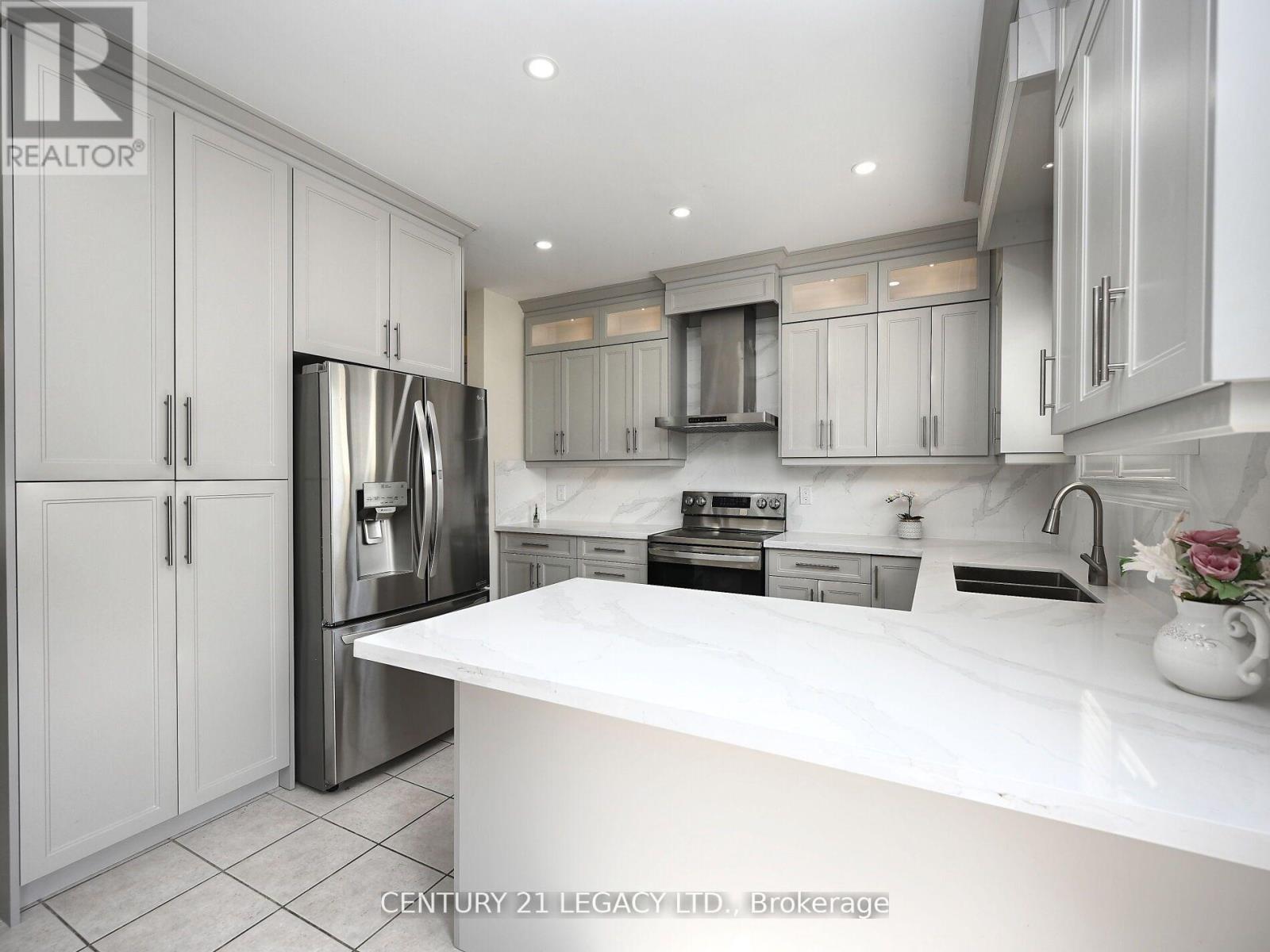 3 Bowsfield Drive, Brampton, Ontario  L6P 1C8 - Photo 11 - W13086526