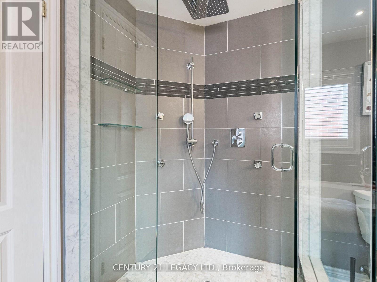 3 Bowsfield Drive, Brampton, Ontario  L6P 1C8 - Photo 40 - W13086526