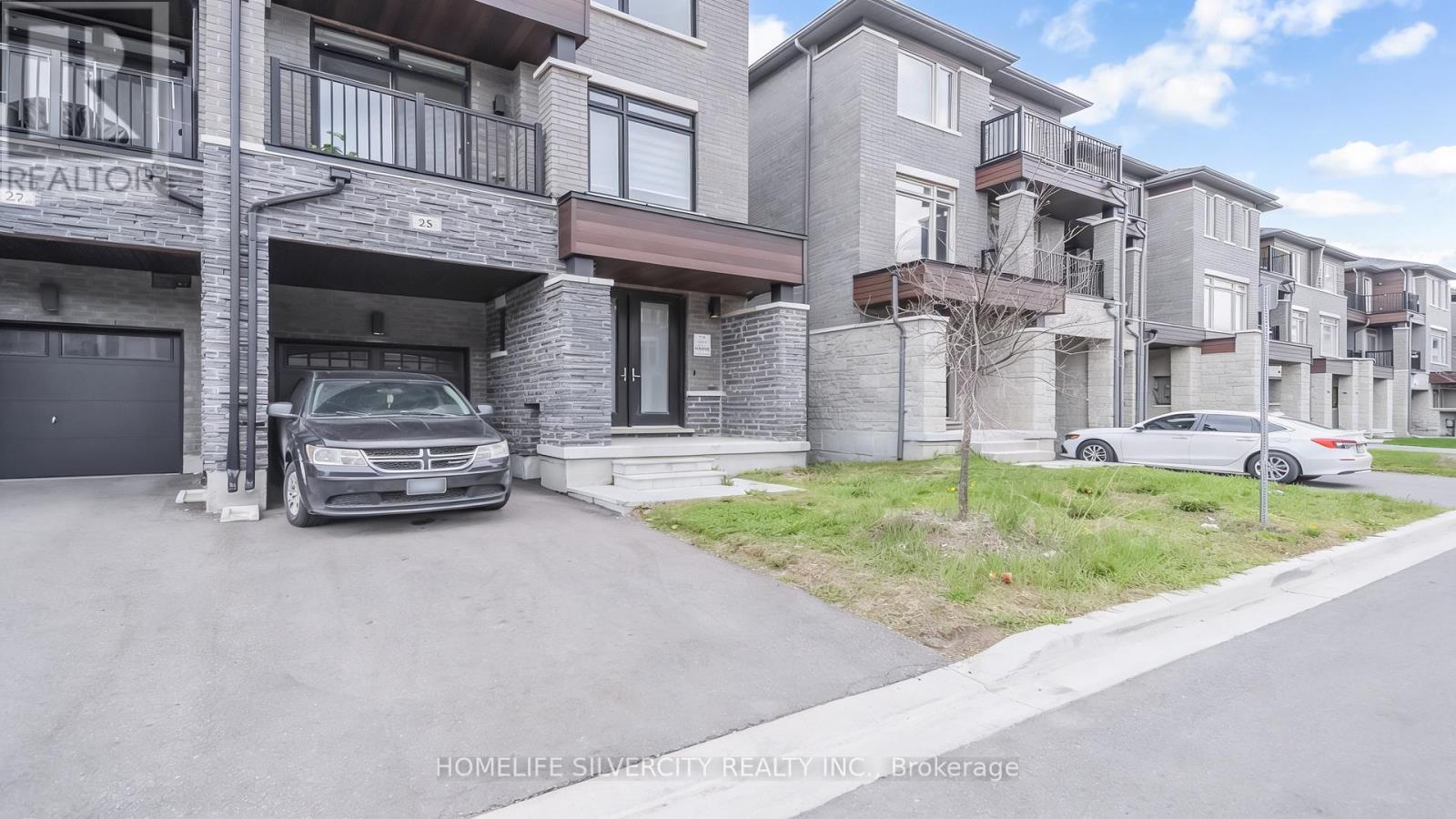 25 Purple Sage Drive, Brampton (Bram East), Ontario  L6P 4P1 - Photo 2 - W13086576